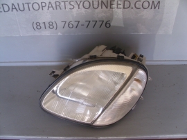 Mercedes Benz - Headlight - A1708200561